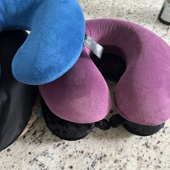 Neck Pillows - Picture 2 of 5